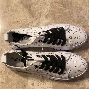 Size 8 Brand New Music Note Sneakers/Tennis Shoes